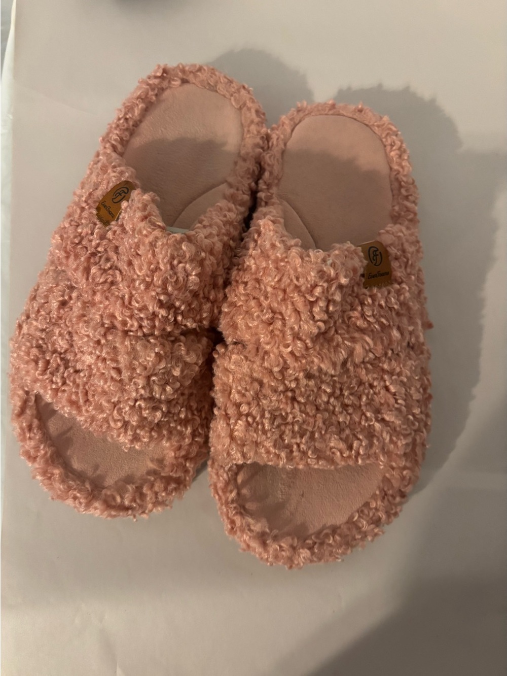 Ever foams Women’s slippers 
Size 7-8